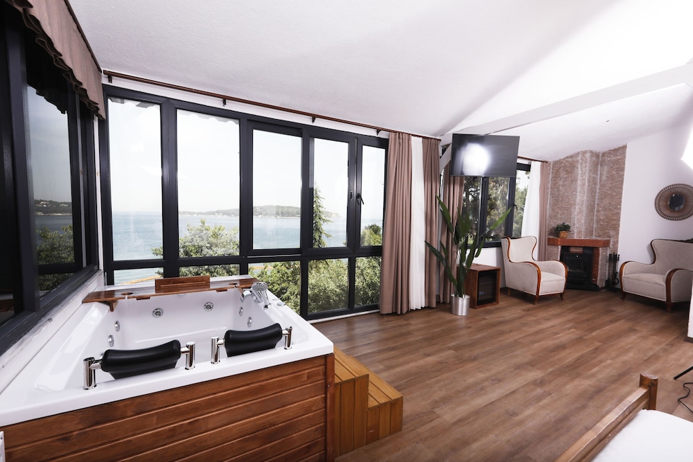 Executive Room, 1 Double Bed, Sea View photo 1