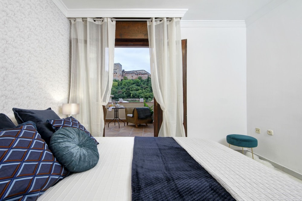 Apartamento panorámico, 3 habitaciones, terraza, vista a la ciudad
