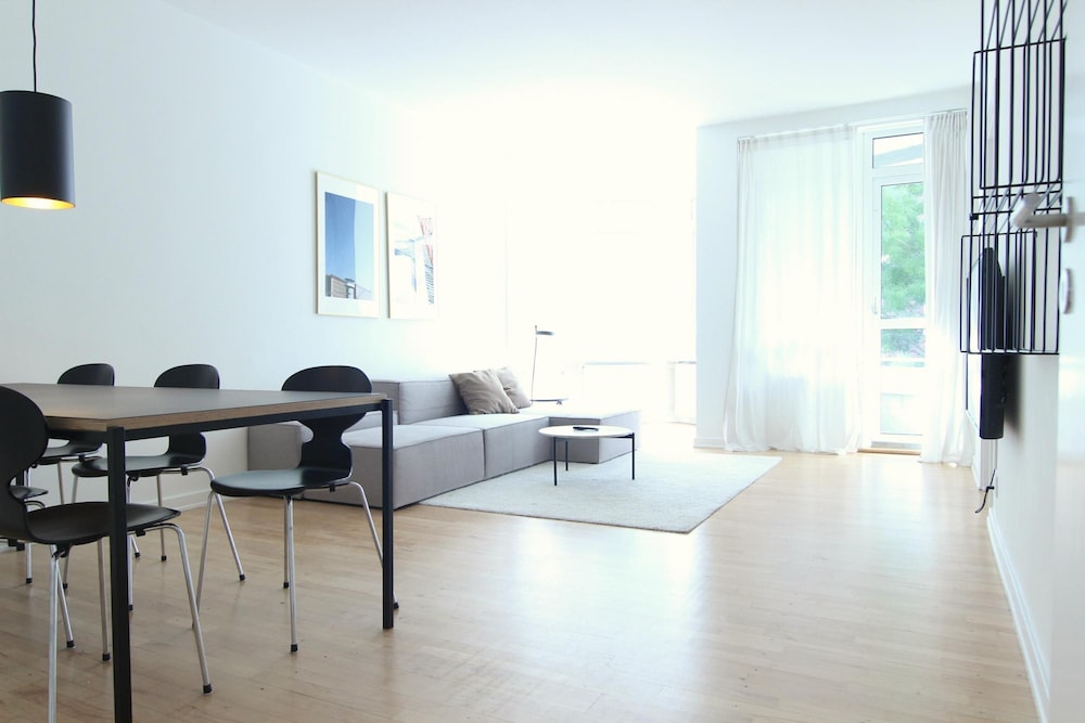 Apartment photo 2