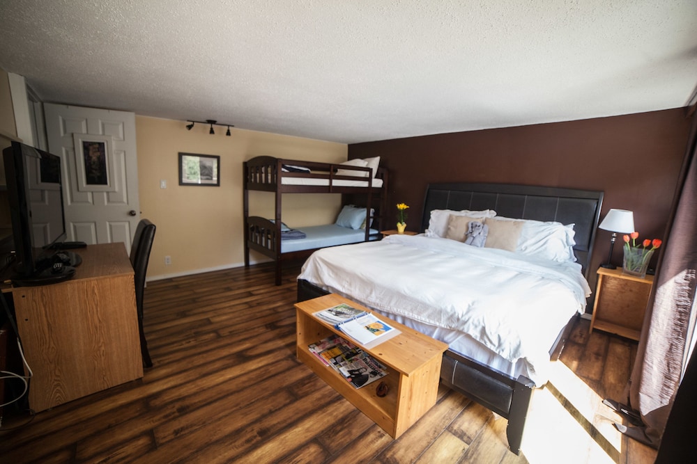 East Suite photo 1