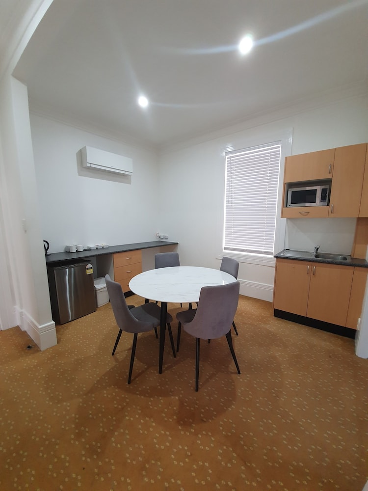 Room 19 top floor apartment photo 3
