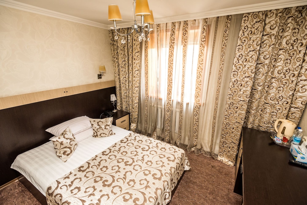 Standard Double Room, 1 Queen Bed photo 2