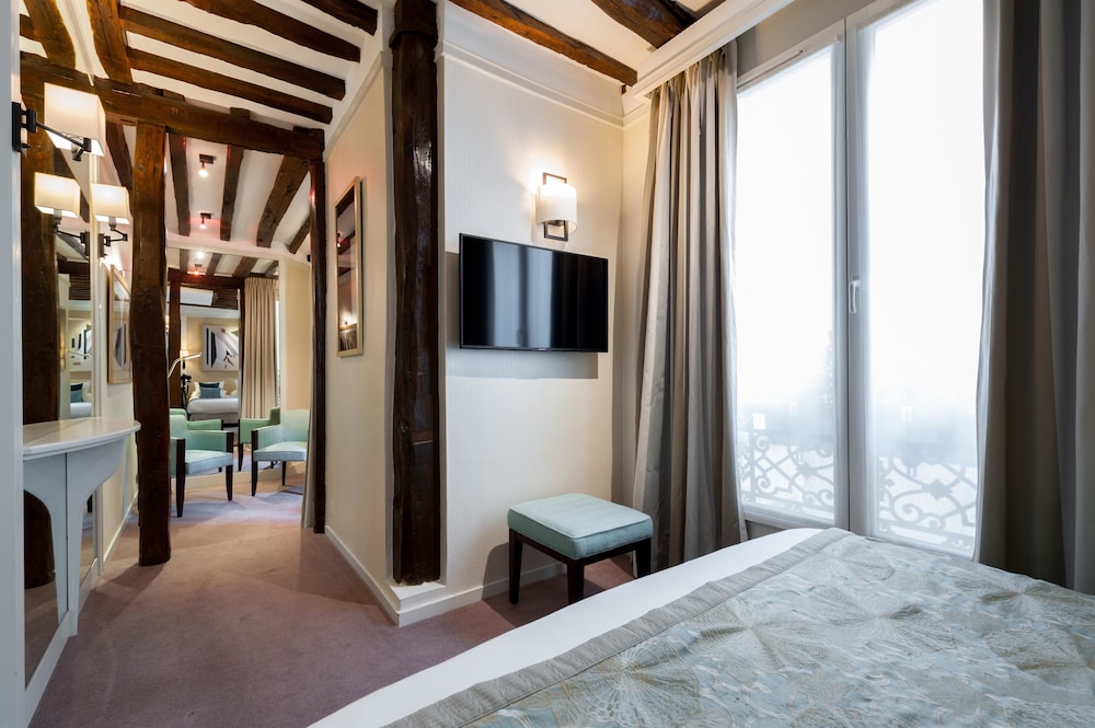 Deluxe Room, 1 Queen Bed (Larger Room)