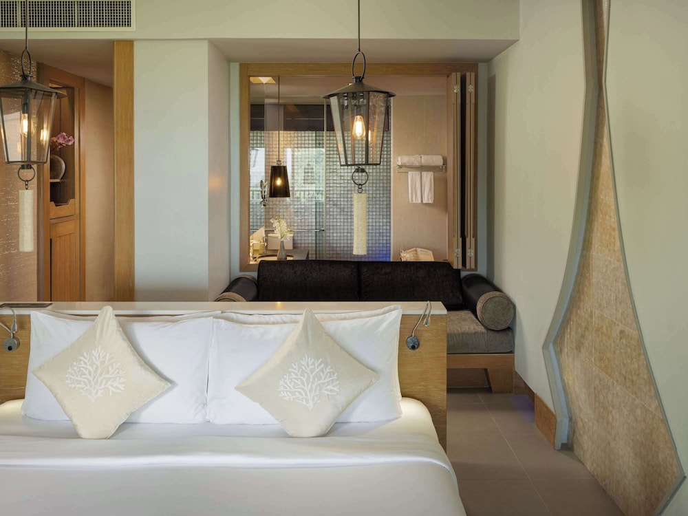 Premier Room, Ocean View, 1 King Bed - Photo 5