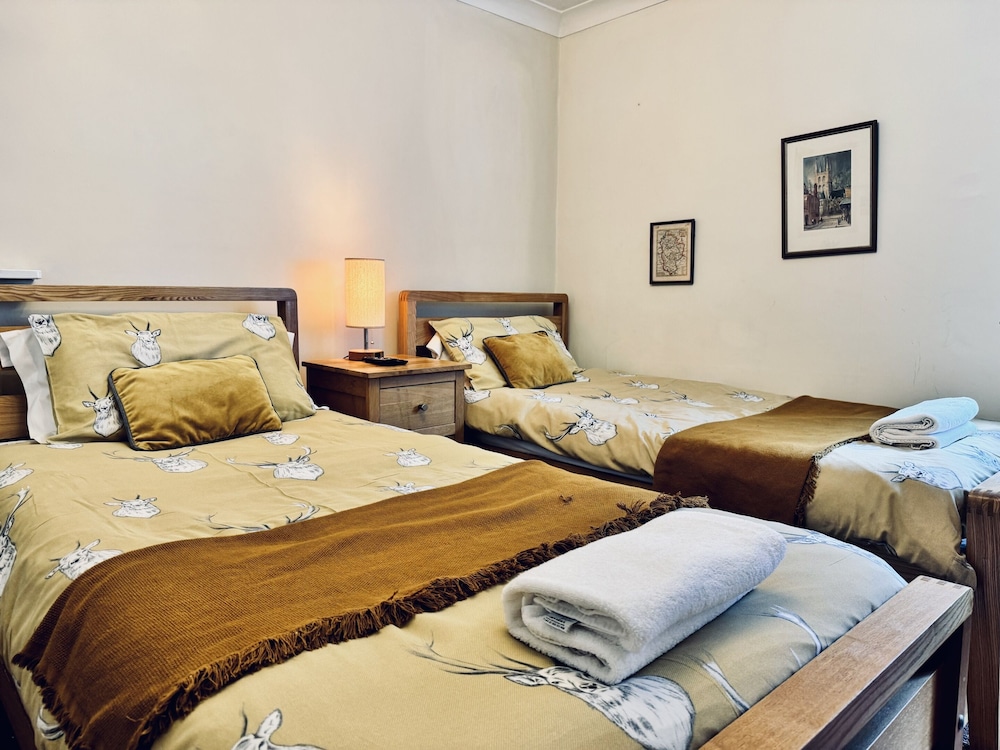 Twin Room, Ensuite photo 3