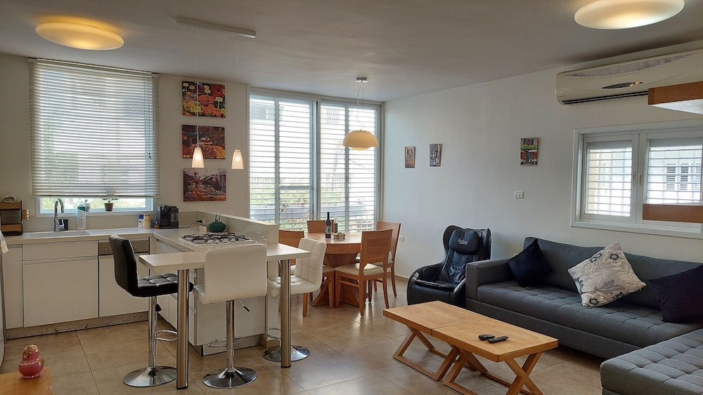 Basic Apartment photo 1