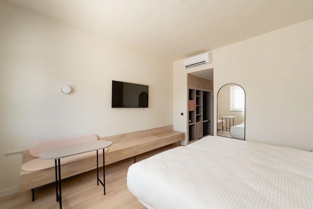 Standard Room (2 persons)