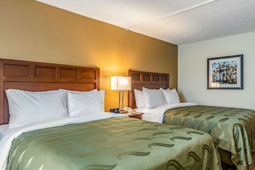 Standard Room, 2 Queen Beds, Non Smoking - Photo 6