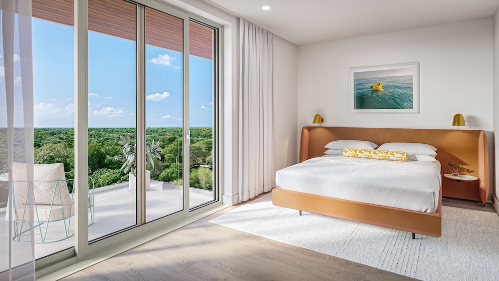 Verdant Rise Suite, 1 King Bed, 1 Queen Bed, 2 Bathrooms, High Floor