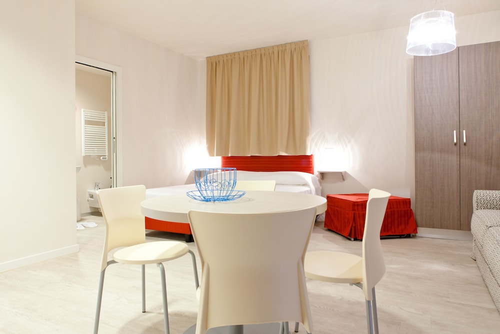 Apartment, Ground Floor photo 2