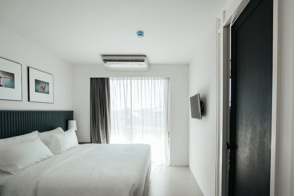 Two Bedroom Suite - Photo 2