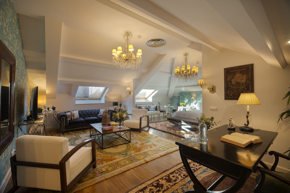 Suite (1 Person)
