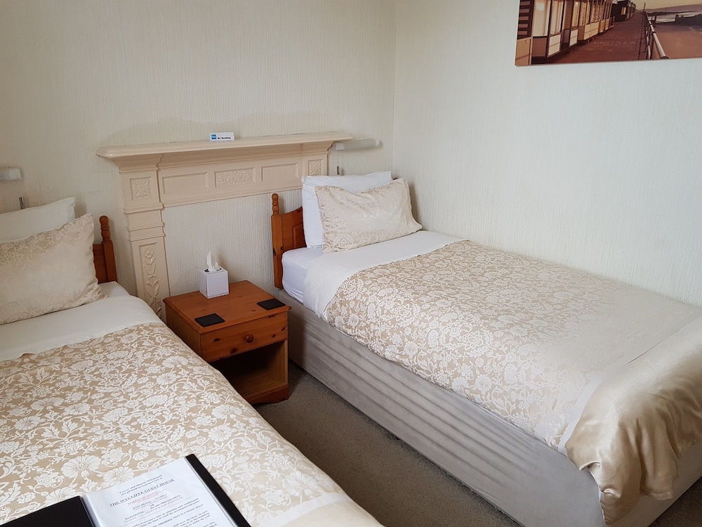 Twin Room, Ensuite - Photo 1