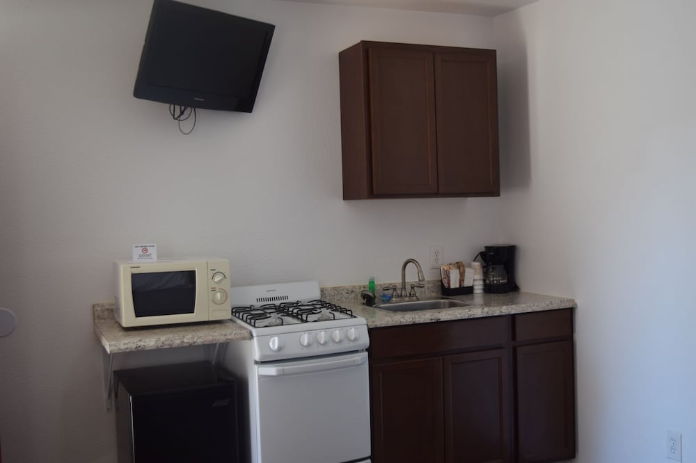 Standard Room, Kitchenette (Room 12) photo 2