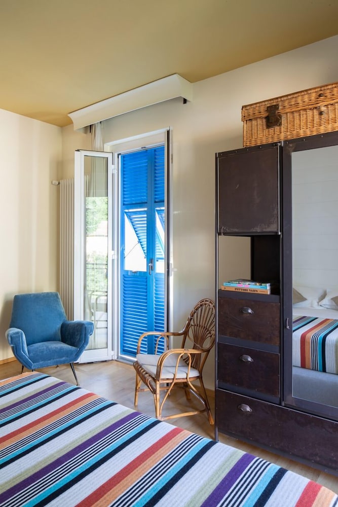 Suite, Balcony