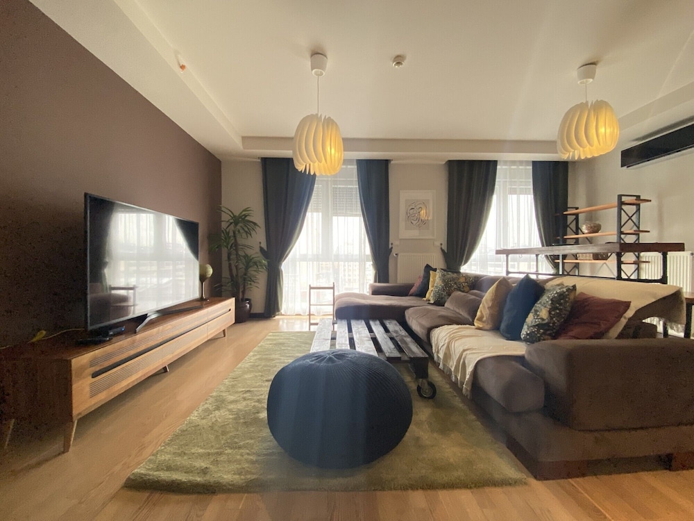 Apartment photo 2