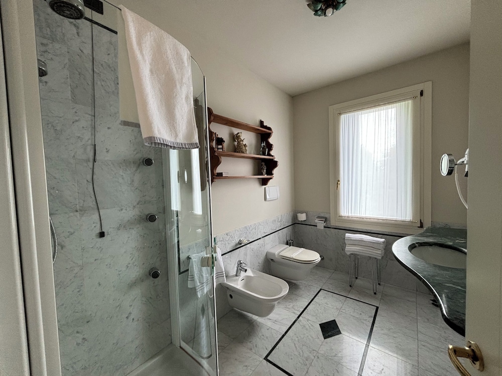 Superior Double or Twin Room photo 3