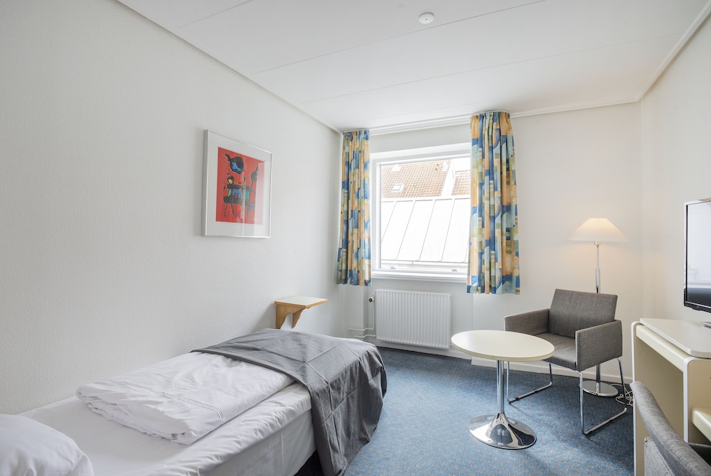 Basic Single Room photo 2