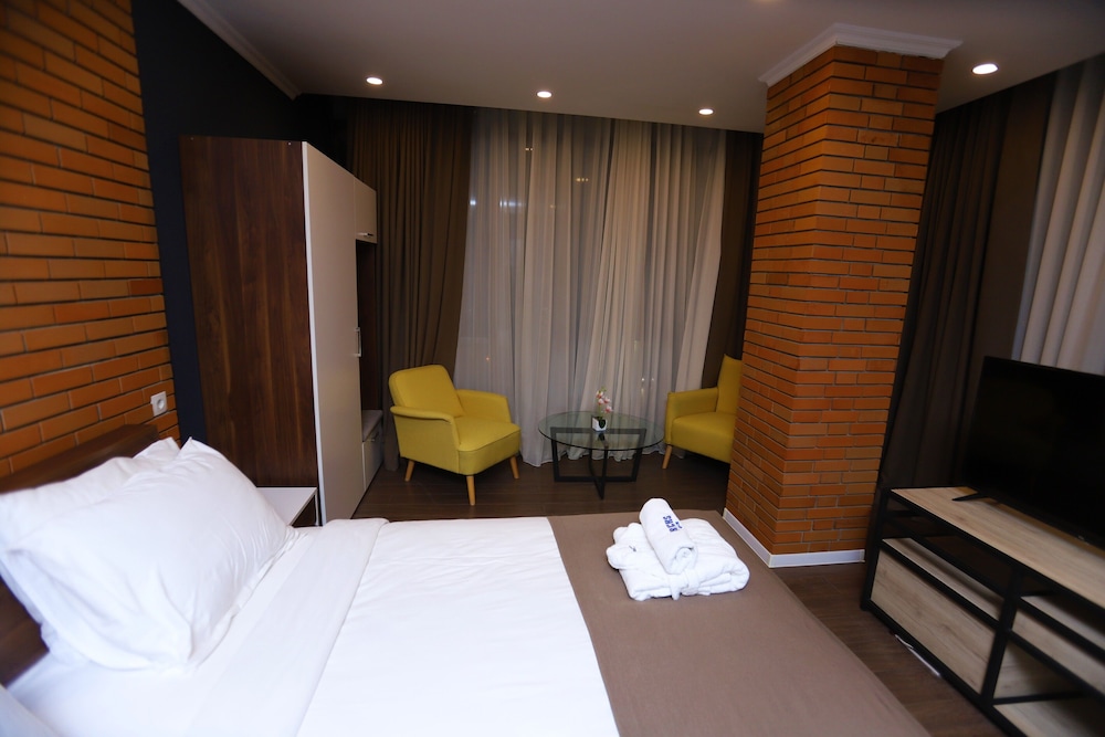 Business Double Room - Photo 7