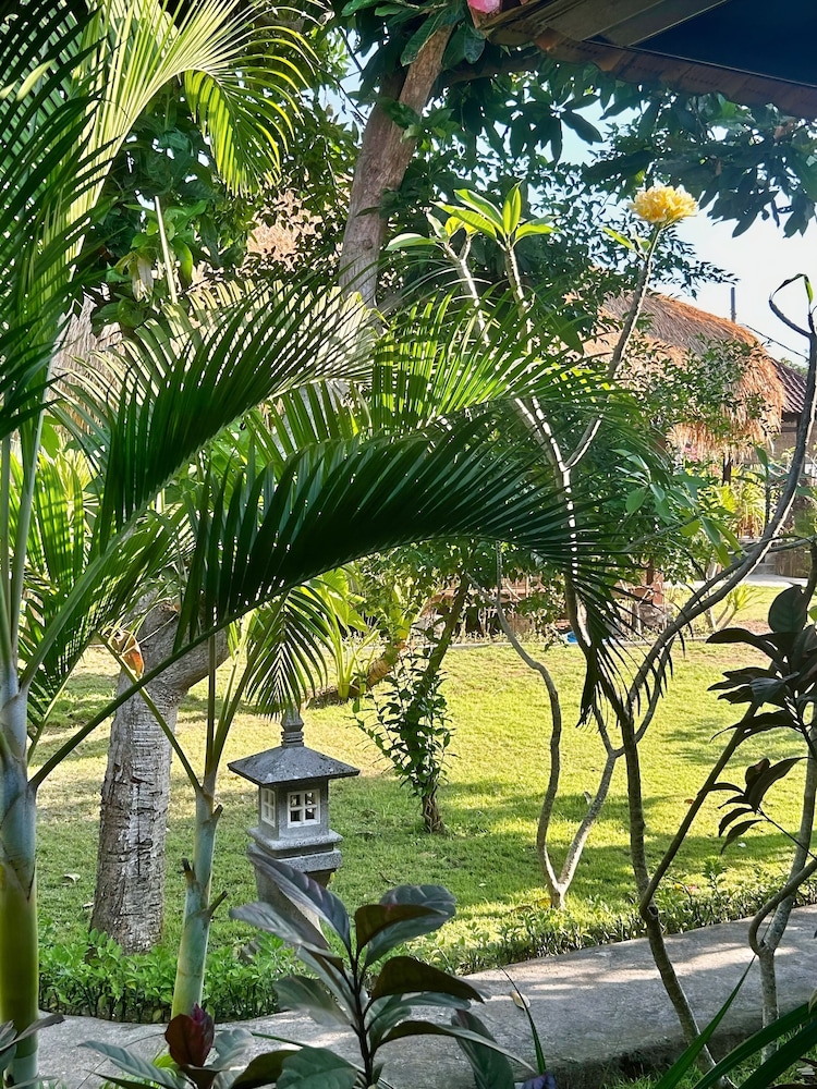 Deluxe Double Room, 1 King Bed, Balcony, Garden View photo 3