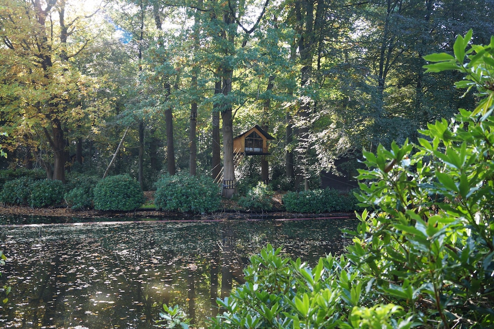 Tree House, Garden View photo 2
