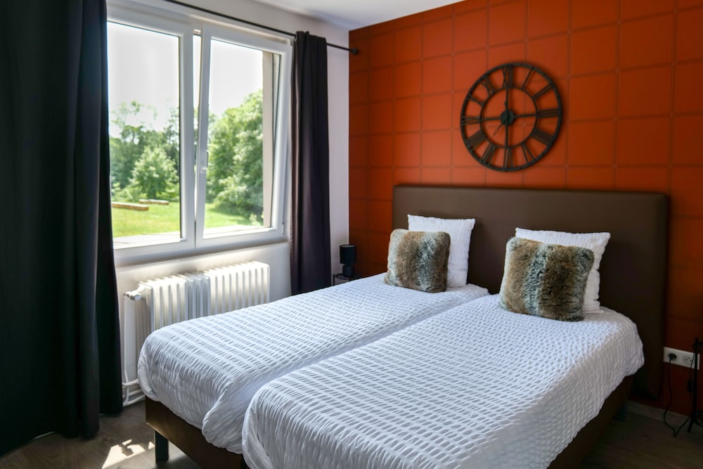 Classic Double Or Twin Room, Ensuite, Garden View - Photo 4