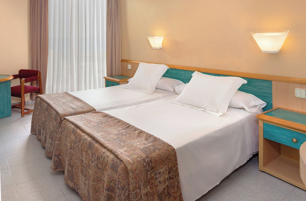 Standard Room (Lateral Sea View (2AD+1CH))