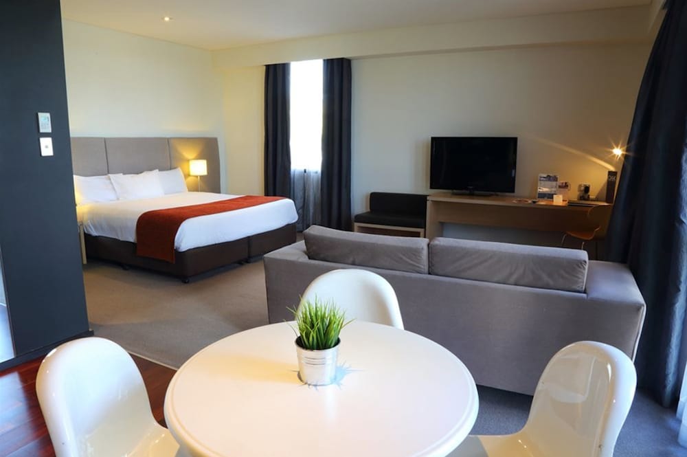 Alpha Suite - Photo 2
