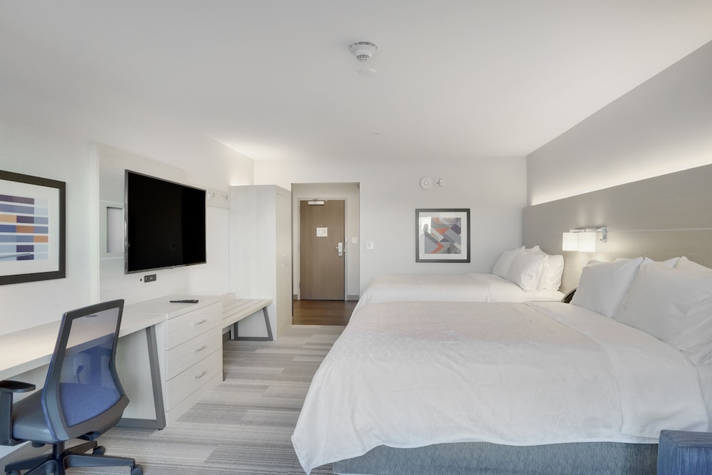 Suite, Multiple Beds - Photo 2