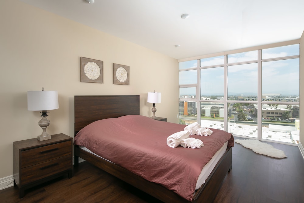 Luxury Apartment, 2 Queen Beds, Non Smoking photo 1