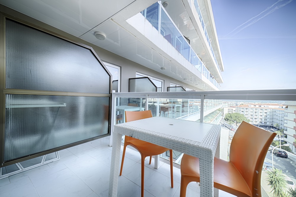 Triple Room (3 ADULTS) - Photo 9