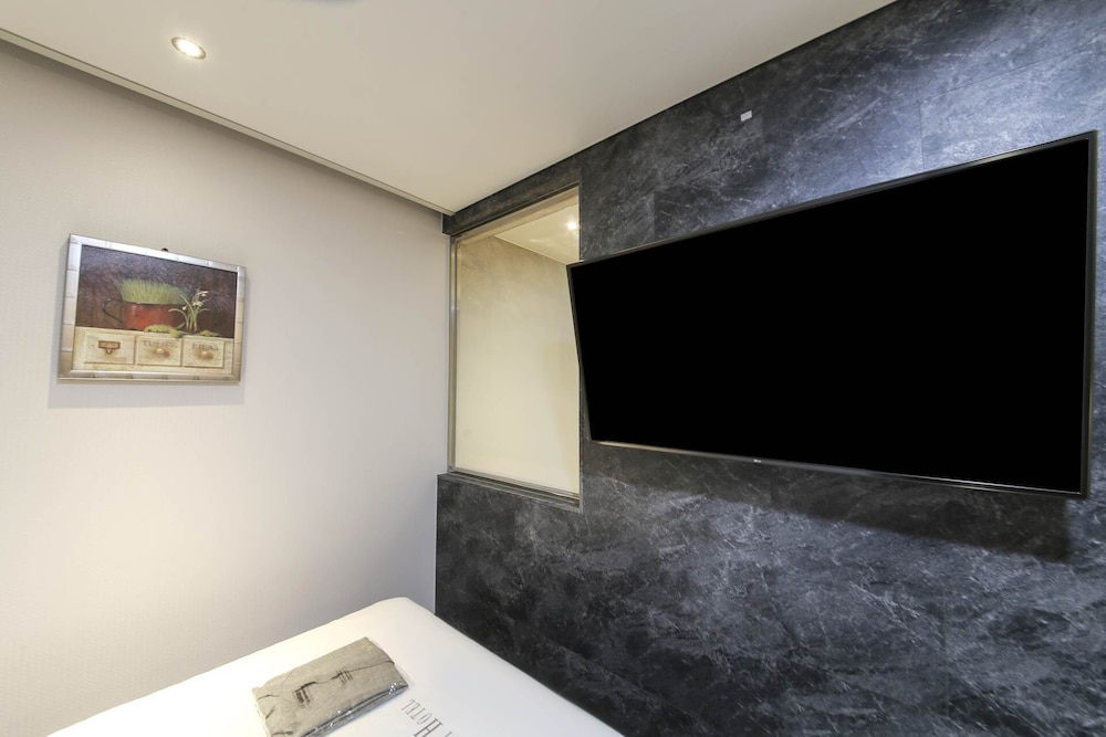 Twin Room - Photo 7