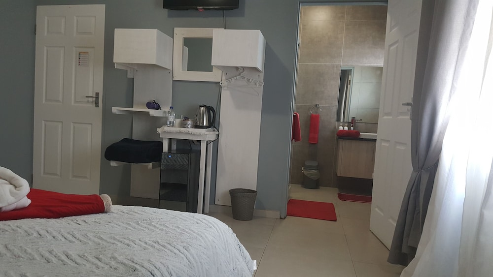 Standard Studio, 1 Double Bed with Sofa bed photo 3