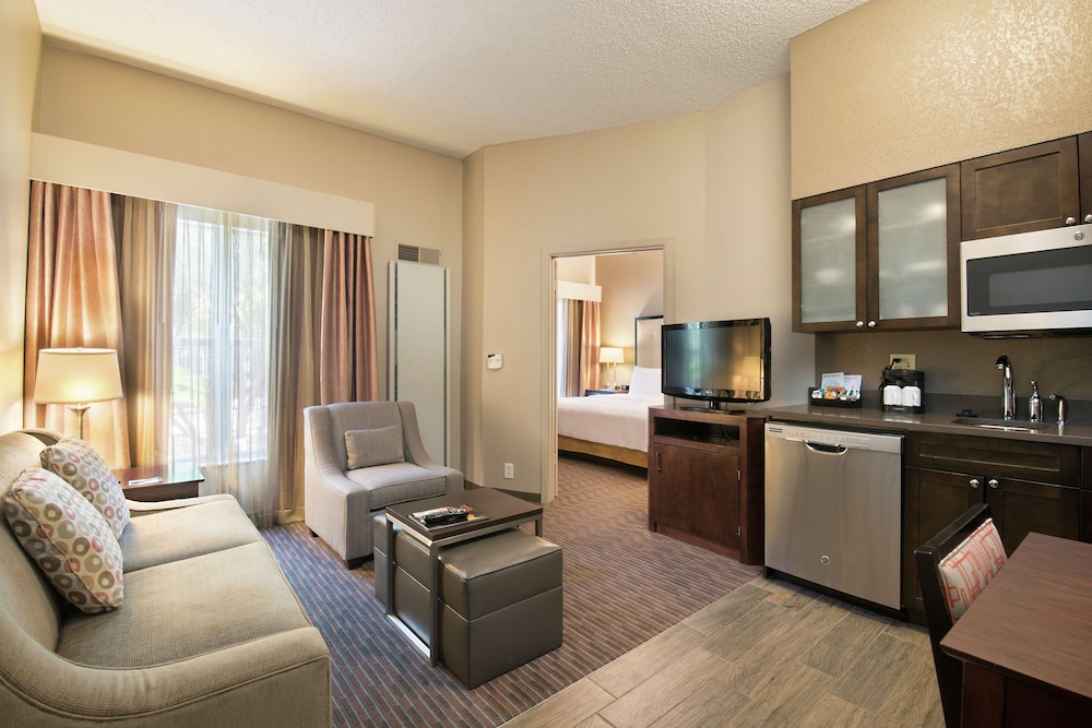 Suite, Accessible, Non Smoking (Mobility & Hearing, Roll-in Shower)