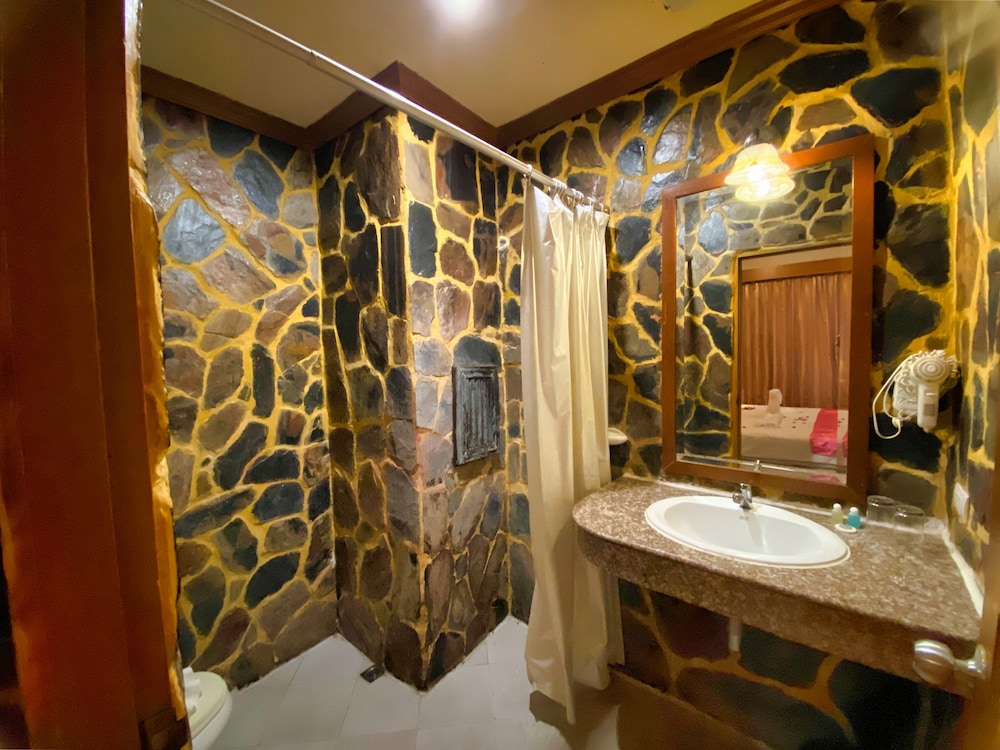 Standard Triple Room - Photo 4