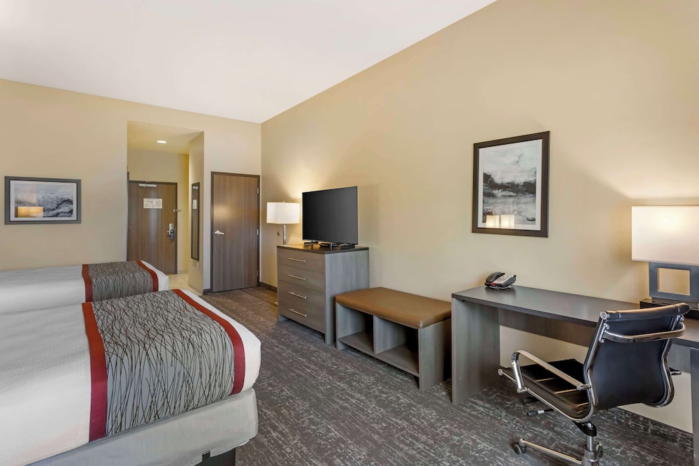 Standard Room, 2 Queen Beds, Non Smoking, Refrigerator & Microwave (Pet Friendly) photo 3