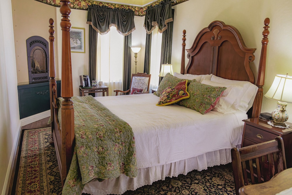 Grand Double Room, 1 Queen Bed photo 1