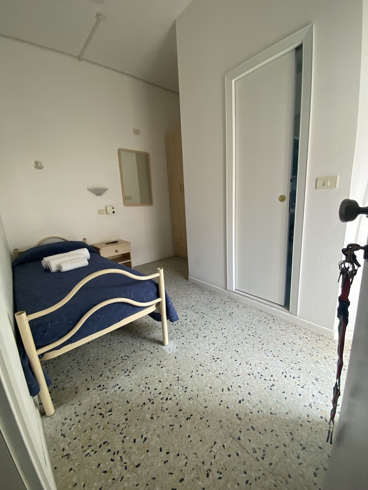 Comfort Single Room