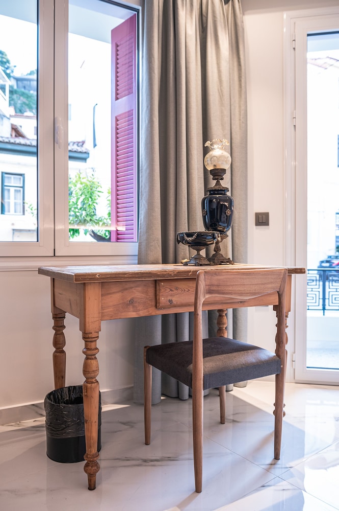 Luxury Apartment - Photo 21