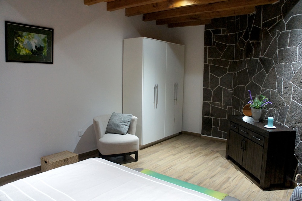 Basic Room (Alcatraz) photo 3