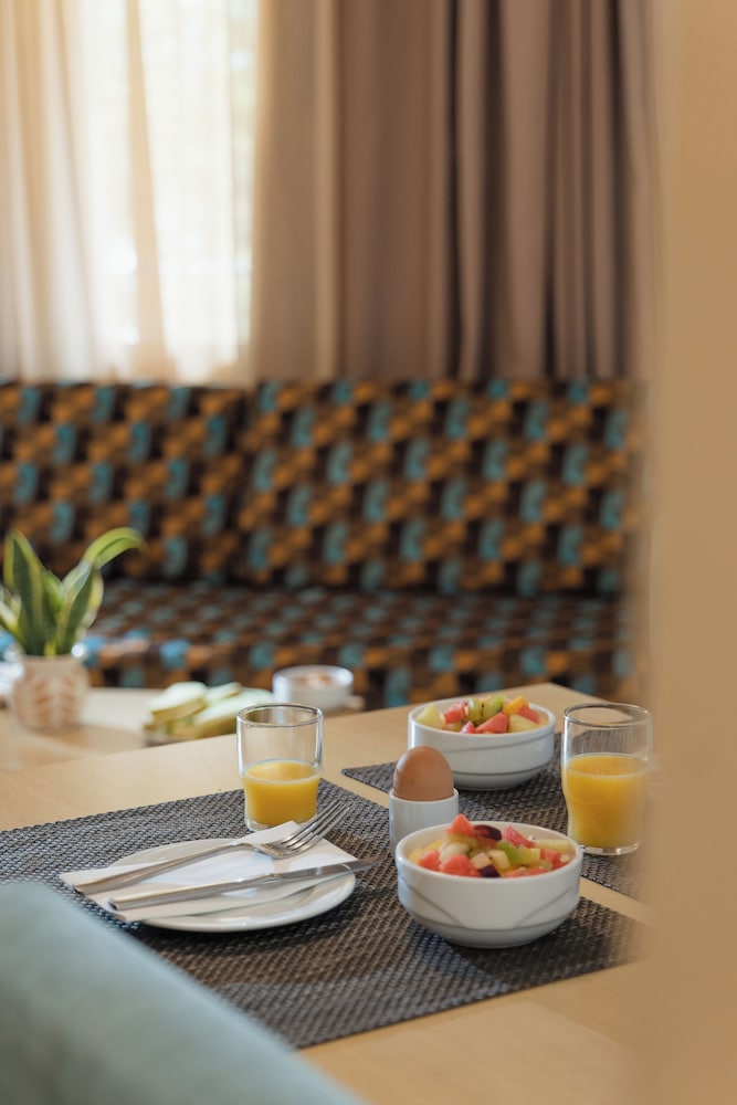 Classic Suite, 1 Bedroom, Garden View, Ground Floor photo 2