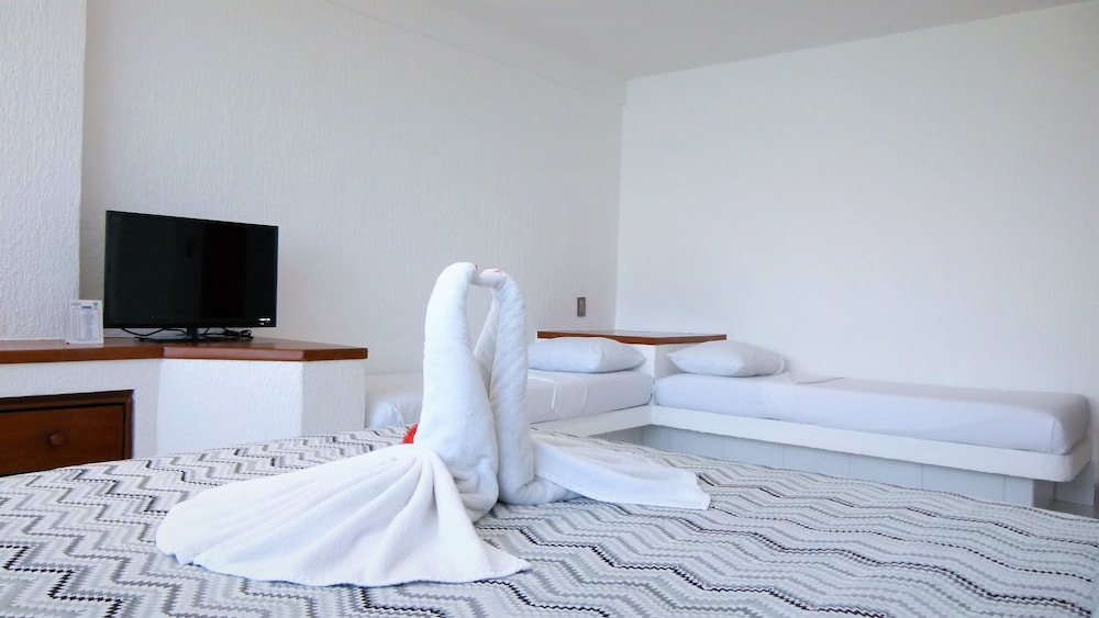 Standard Room, Street View - Photo 2