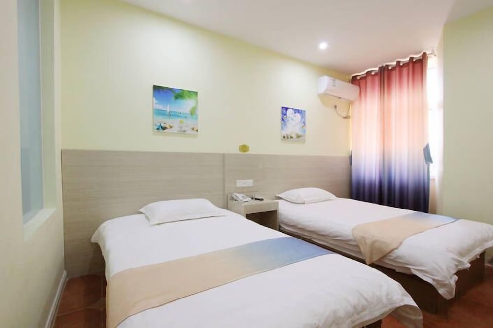 Standard Twin Room photo 2