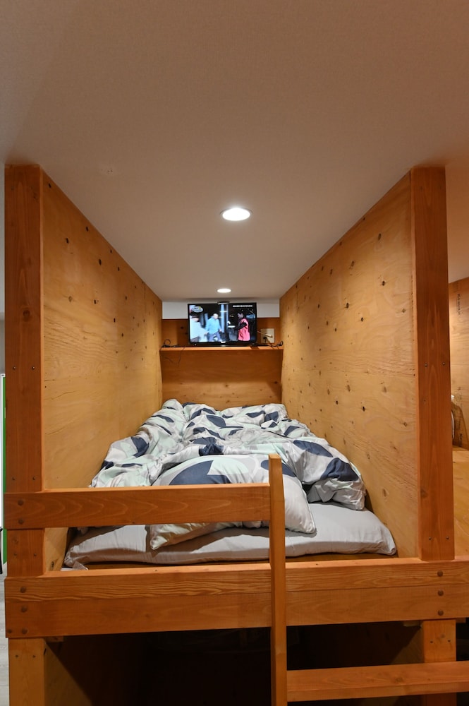Shared Dormitory, Mixed Dorm (For 10 Guests) photo 2