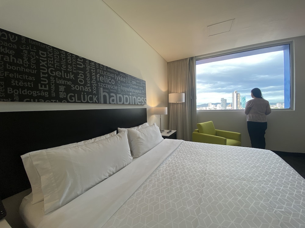 Suite, 1 King Bed photo 1