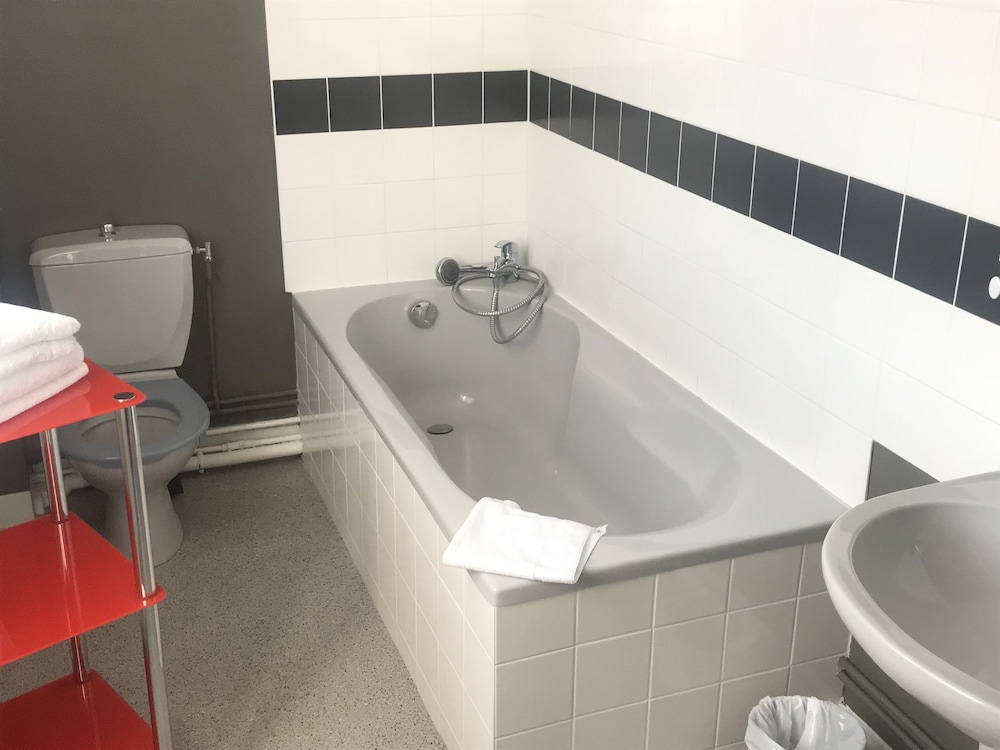 Double Room, Bathtub