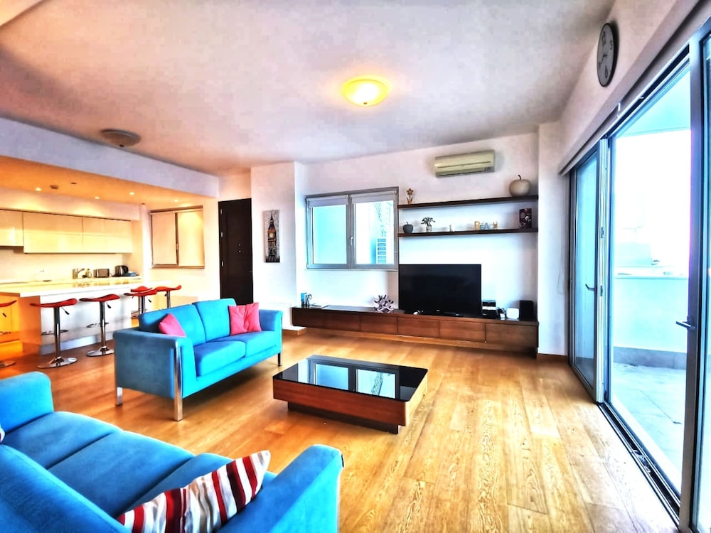Luxury Apartment photo 1