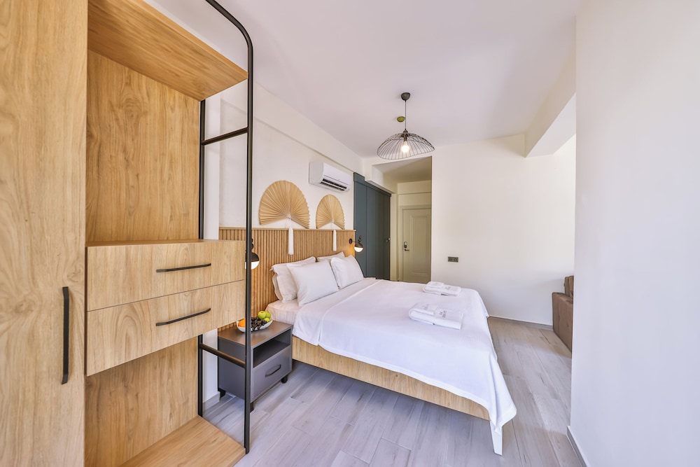 Comfort Room, City View - Photo 9