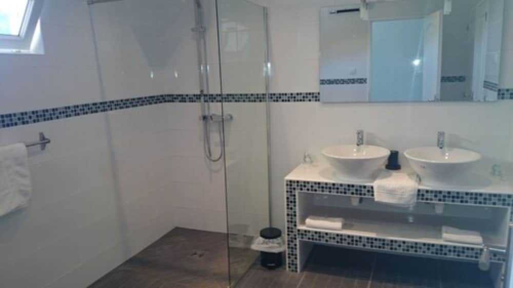 Premium Double or Twin Room photo 2