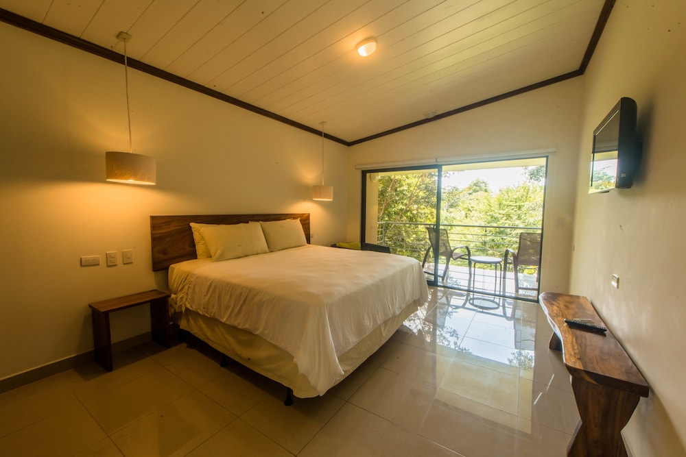 Beachfront 1 King size bed